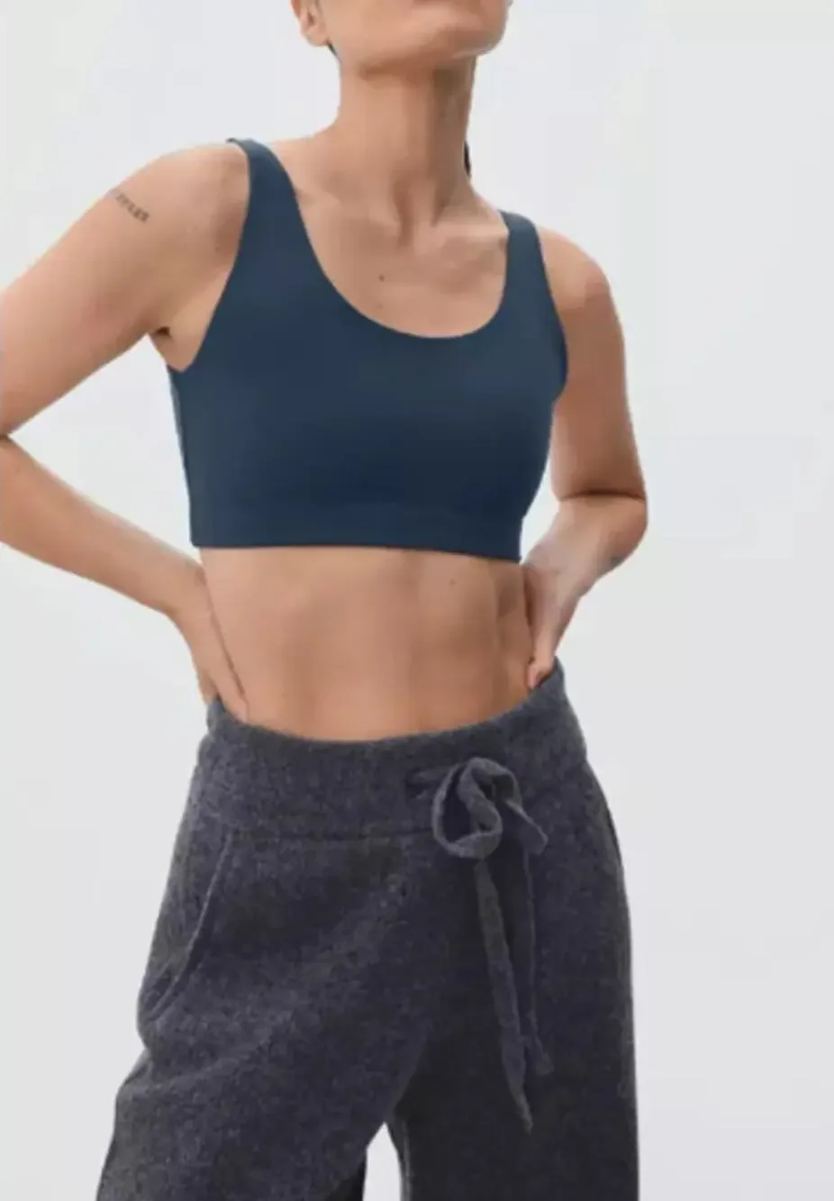 EVERLANE Women's The Perform Sport Bra XS Atlantic Blue Scoop Neck NWT
